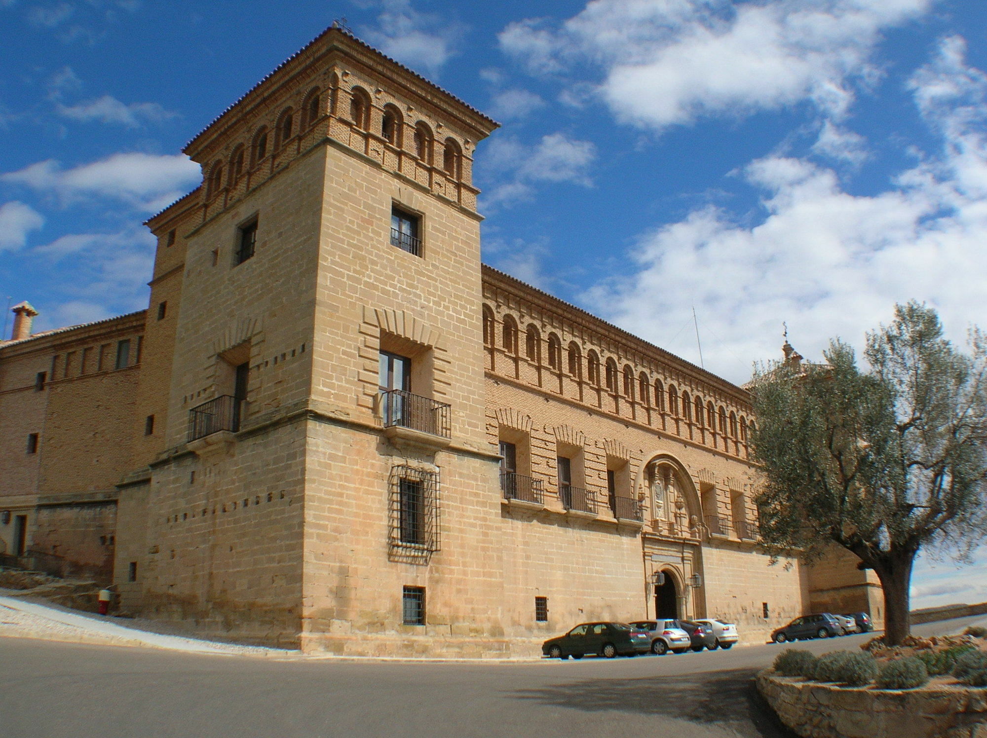 Parador De Альканьис Экстерьер фото